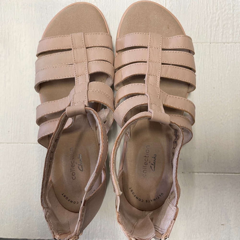 Women's Clarks Sandals pink size &M